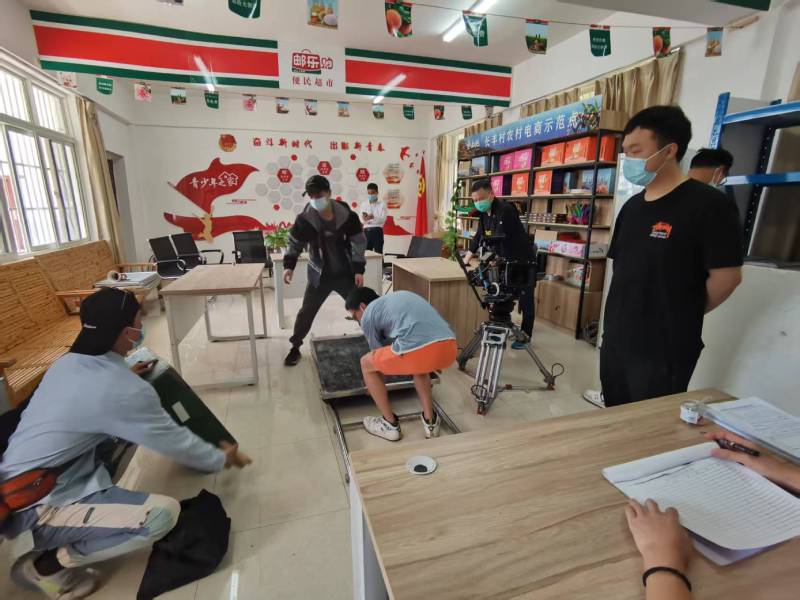 温江区广告片拍摄公司：极简主义践行者，少即是多的视觉哲学